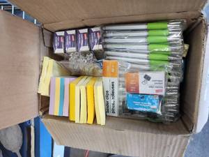 lot 286 image: Box of office supplies