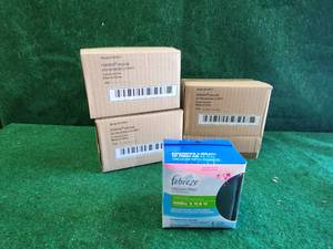 lot 302 image: Febreze vacuum filters - Bissell - Total of 6
