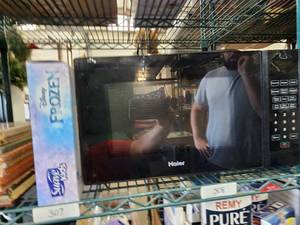 lot 308 image: Haier microwave