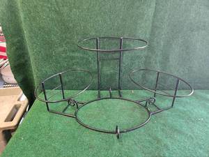 lot 334 image: Serving dish or planter metal stand