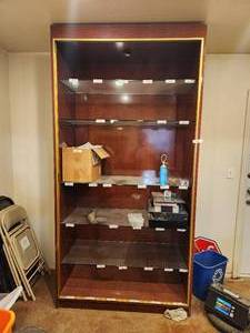 lot 256 image: Wood and glass display cabinet - no contents