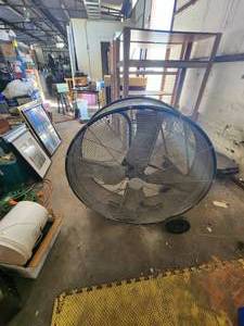 lot 263 image: CertainTeed 36 Mobil fan - works but makes a noise