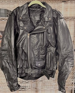 lot 17 image: Mens Size L Real Leather Classic Motorcycle Jacket