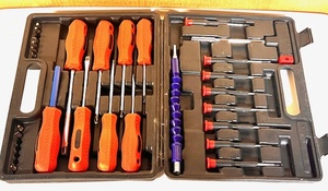 lot 42 image: Screwdriver Set W Hardshell Carrying Case