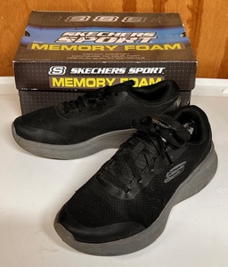 lot 158 image: Skechers Sport Mens Size 8 Memory Foam Tennis Shoes