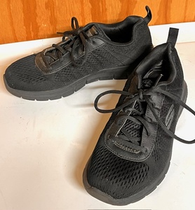 lot 159 image: Skechers Sport Lite Weight Mens Size 8 Tennis Shoes W Memory Foam