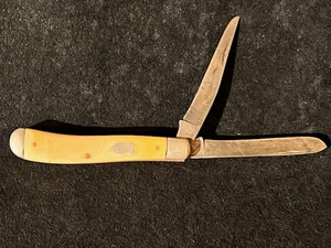 lot 118 image: Vintage Schrade Walden N.Y.&nbsp Yellow Trapper 2Blade Pocket Knife 293Y