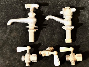 lot 125 image: Vintage Cold &amp Hot Water Faucets and AntiqueVintage Gas Valves