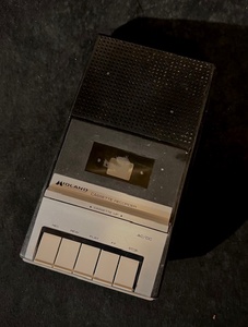 lot 129 image: Vintage Midland International Cassette Tape PlayerRecorder Model 12-110