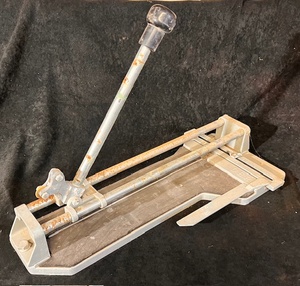lot 171 image: QEP Maestro Tile Cutter