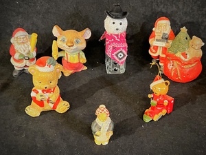 lot 238 image: Vintage Christmas Figurines - Including Two (2) Santas and HOMCO 5601