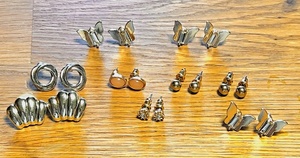 lot 174 image: Nine (9) Gorgeous Pair of Womens Earrings