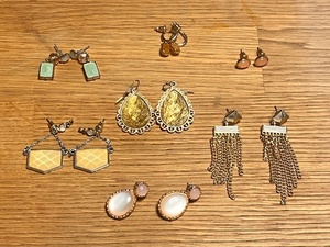 lot 175 image: Seven (7) Beautiful Pair of Womens Earrings&nbsp