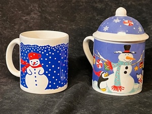 lot 226 image: Vintage Christmas Holiday 10oz. CoffeeTea CupMug - Made in West Germany&nbsp &amp MSI Coffee Mug WDomed Lid 7- Snowman, Penguins, Polar Bear print&nbsp