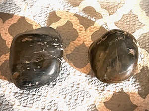lot 213 image: 100 gram Gray Moonstone ChrystalStone