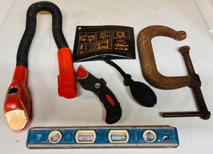 lot 275 image: Assorted Tools - Including Black &amp Decker Snake Light, Empire Level,ULINE Utility Knife, Winbag, &amp Vintage Clamp