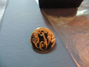 lot 559 image: Tiffany and Co. Gold pin 14K GF