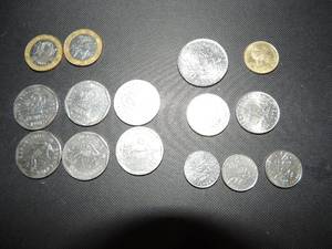 lot 563 image: FOREIGN MONEY - FRANCE  COINS - 10 FRANCS X2, 5 FRANCS X 1, 2FRANCS X 6, 1 FRANC X 2, 12 FRANCS X 3, 10 CENTAVOS