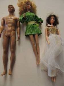 lot 584 image: VINTAGE BARBIE - BARBIE 1966 BLONDE, KEN 1966 (GLUED IN PLACE), & BARBIE  MISS AMERICA 1966 TAIWAN