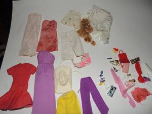 lot 590 image: BARBIE ACCESSORIES - COMB,BRUSHES, SHOES, PURSES, CLIPS  &   BARBIE  FASHION DOLL CLOTHES - MOST HOME DESIGNED & CREATED