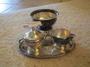 lot 37 image: prianes silver plate candy dish made in sweden, Wm rogers silver smith sugar and creamer dish on tray
