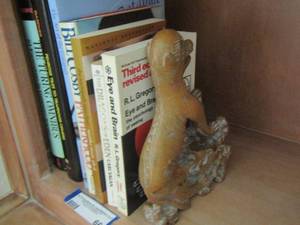 lot 66 image: Book lot - VARIOUS BOOKS  AND BOOK END