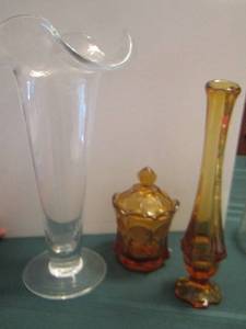 lot 74 image: Clear glass vase, tall skinny AMBER Vase, AMBER COVERED CANDY DISH