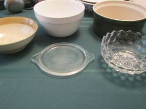 lot 96 image: lot of various bowls