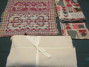 lot 143 image: PLACEMATS & RUNNER