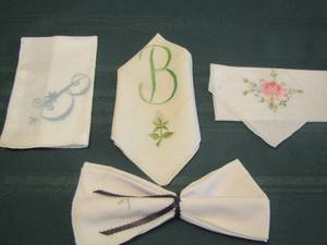 lot 146 image: table napkins with the initial b on them