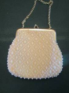 lot 148 image: beaded pearl white small handbag