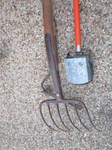 lot 175 image: yard tools qty 3