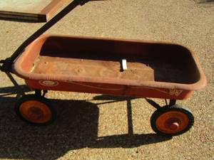 lot 192 image: MTD mini red wagon