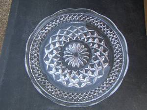 lot 195 image: small crystal platters