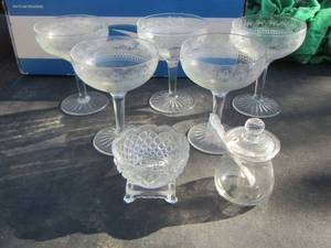lot 196 image: qty 5 long stem wine glasses, 2 small bowls