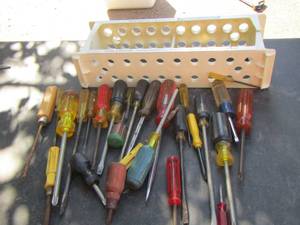 lot 237 image: lot of various screw drivers