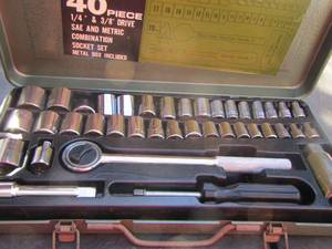 lot 243 image: 40 piece 14 and 38 drive SAE and Metric combination socket set