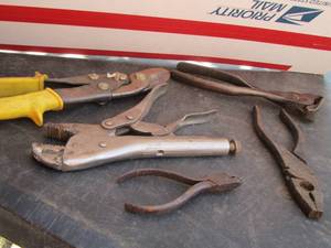 lot 258 image: PLYERS, TINSNIPS, VISE GRIPS PLUS