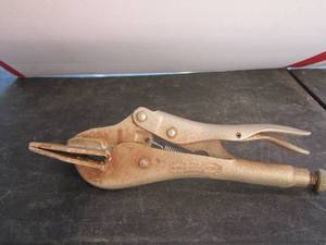 lot 262 image: VISE GRIPS  WELDERS