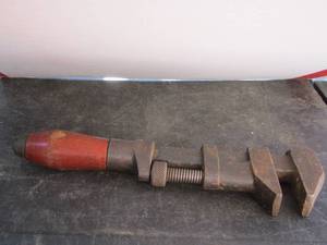 lot 263 image: VINTAGE WOOD HANDLE PIPE WRENCH