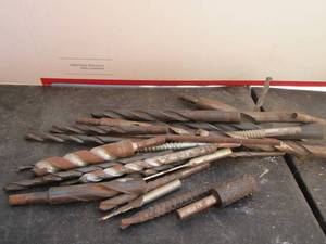 lot 272 image: various drill bits