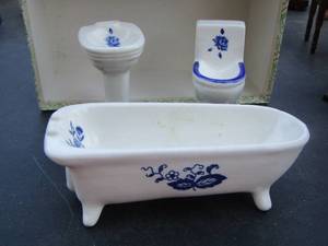 lot 284 image: ceramic doll house bath tub , sink and toilet