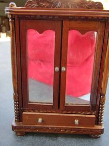 lot 290 image: doll house furniture entertainment cabinet