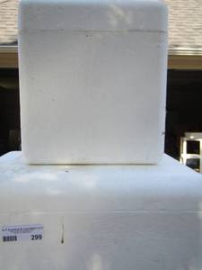 lot 299 image: 2 foam ice chest