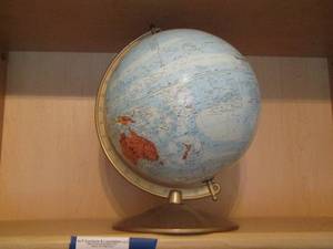 lot 341 image: world globe