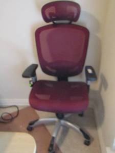 lot 348 image: maroon rolling office chair