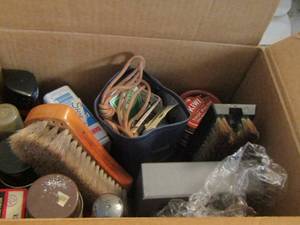 lot 377 image: Shoe shining lot