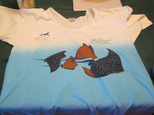 lot 131 image: fire fox 100% cotton port Douglas Australia shirt