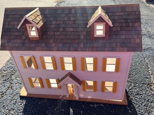 lot 429 image: DOLL HOUSE - 3 LEVELS   NEEDS STAIRS & WALL PUT IN PLACE