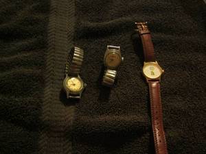 lot 35 image: Womens Timex watch qty 2